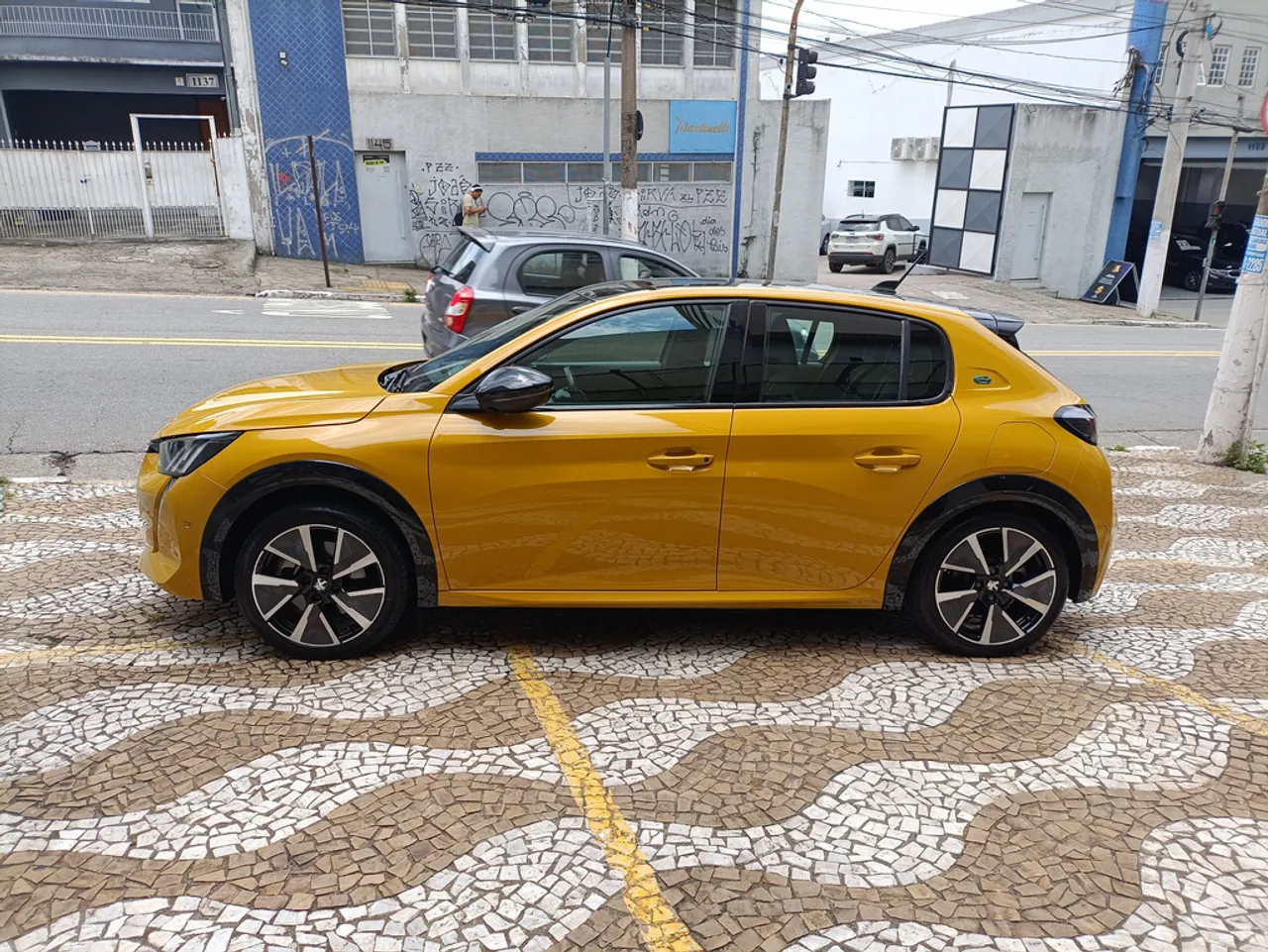 Peugeot E-208 - Imagem 4