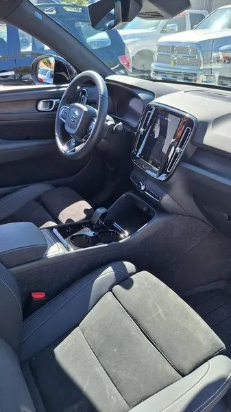 Volvo XC40 Recharge - Imagem 25