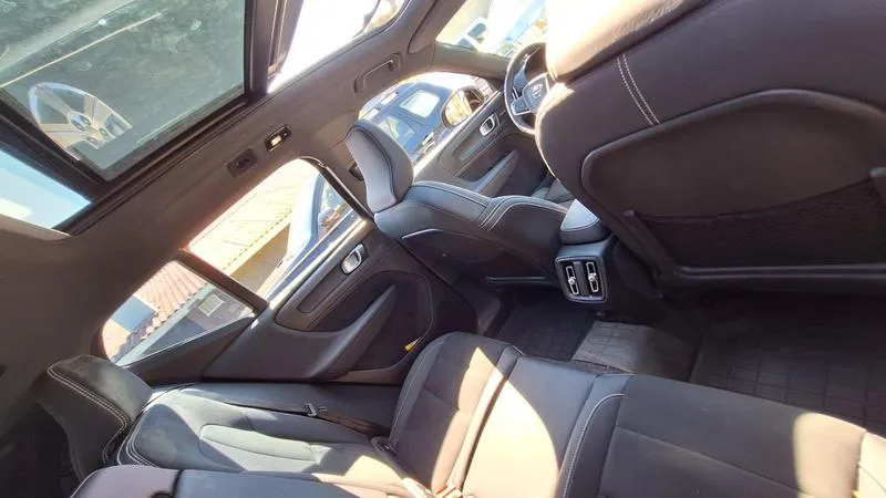 Volvo XC40 Recharge - Imagem 28