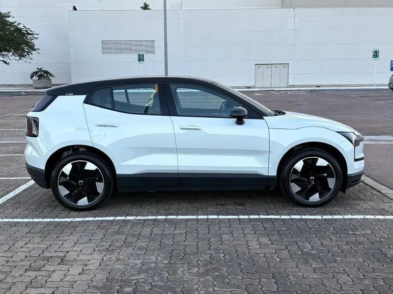 Volvo EX30 - Imagem 3