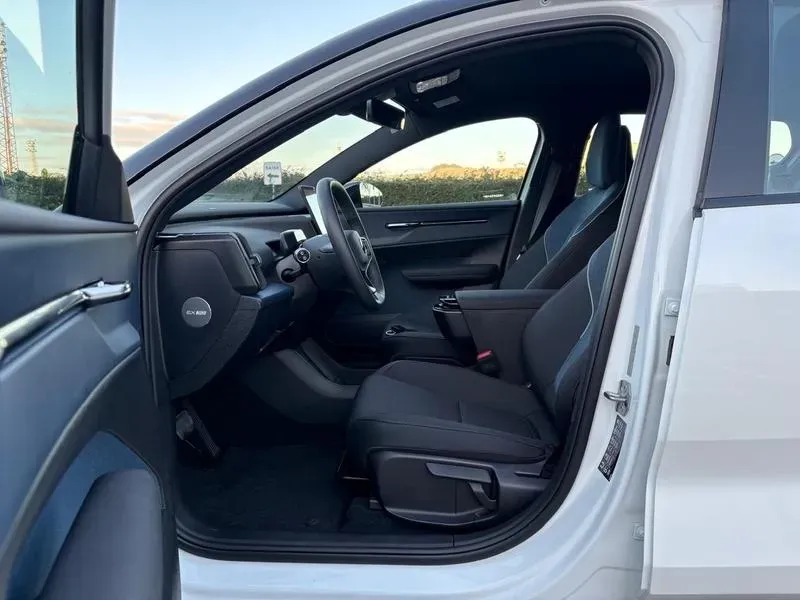 Volvo EX30 - Imagem 11