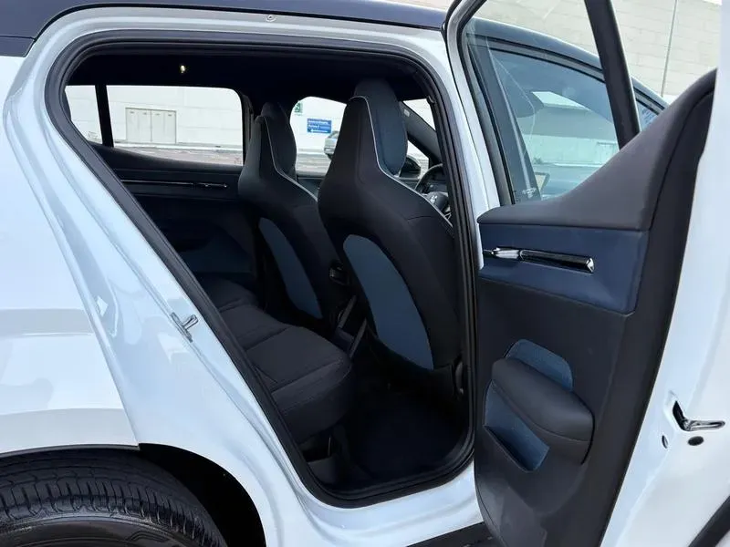 Volvo EX30 - Imagem 12