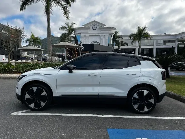 Volvo EX30 - Imagem 2