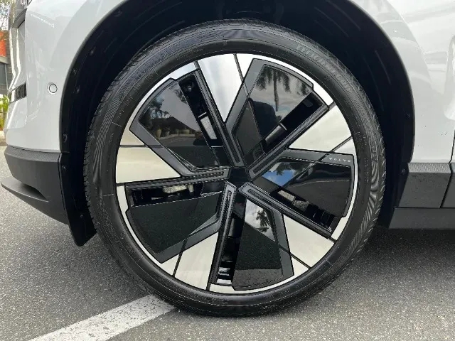 Volvo EX30 - Imagem 9