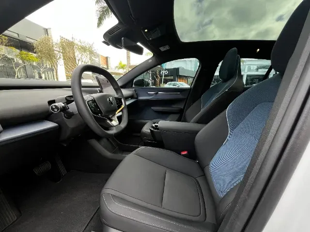 Volvo EX30 - Imagem 11
