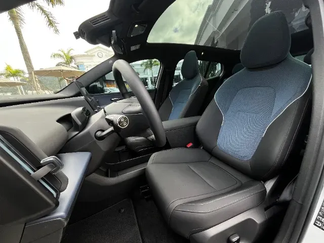 Volvo EX30 - Imagem 12