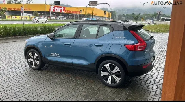 Volvo XC40 Recharge - Imagem 2