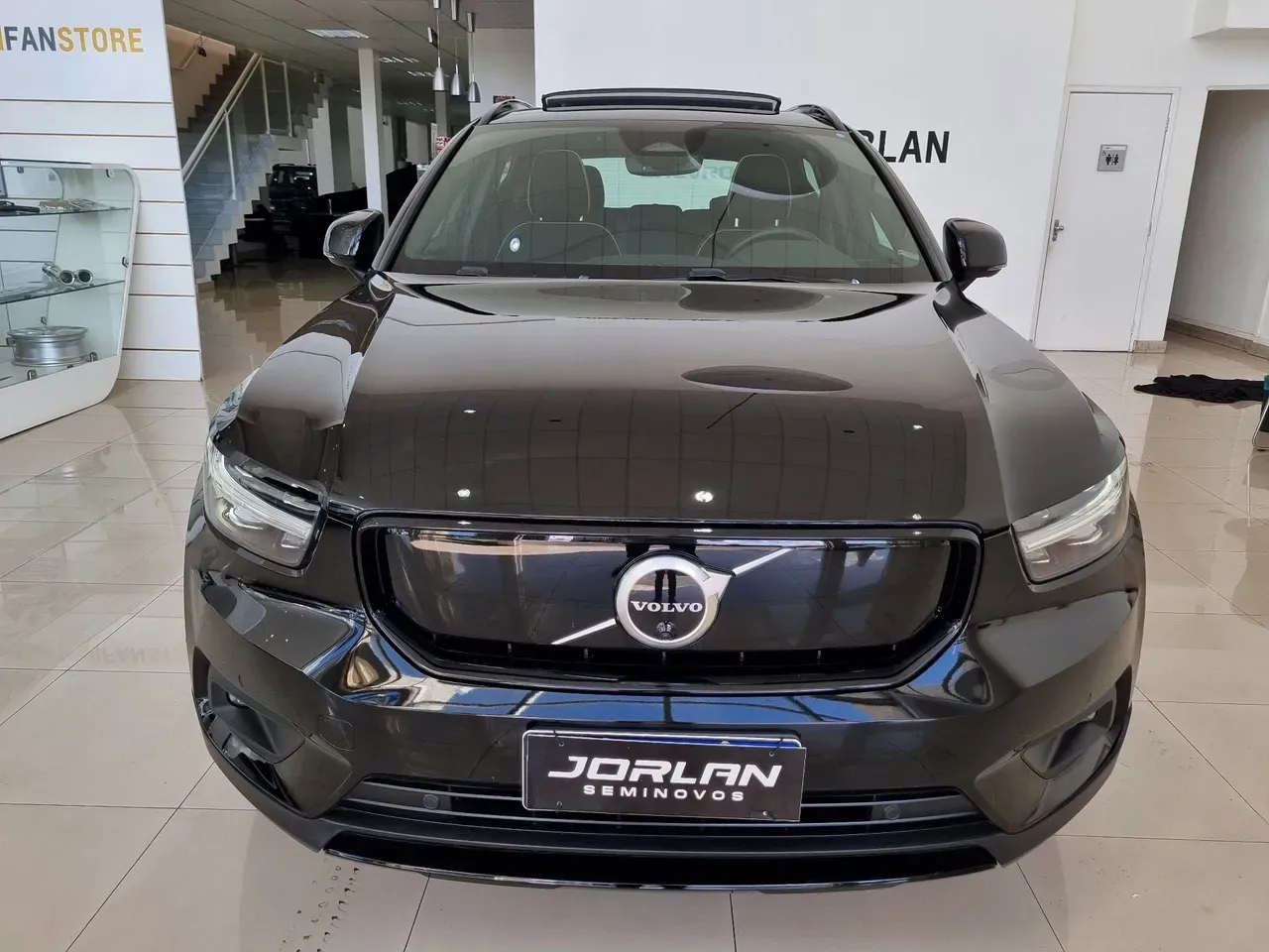 Volvo XC40 Recharge - Imagem 2