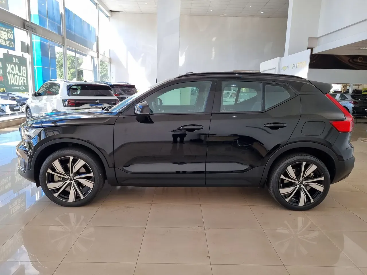 Volvo XC40 Recharge - Imagem 11