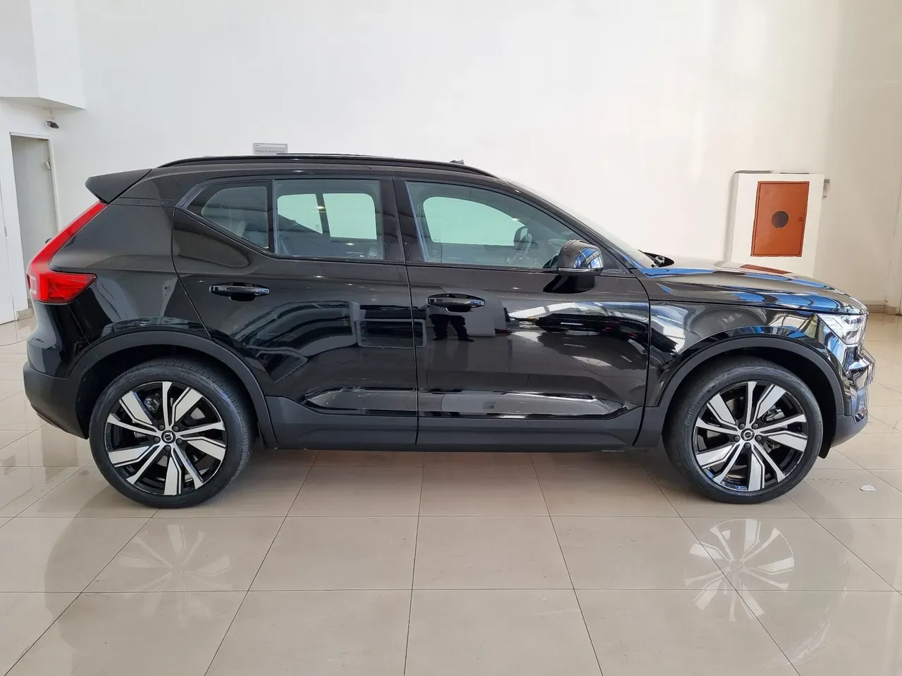 Volvo XC40 Recharge - Imagem 12