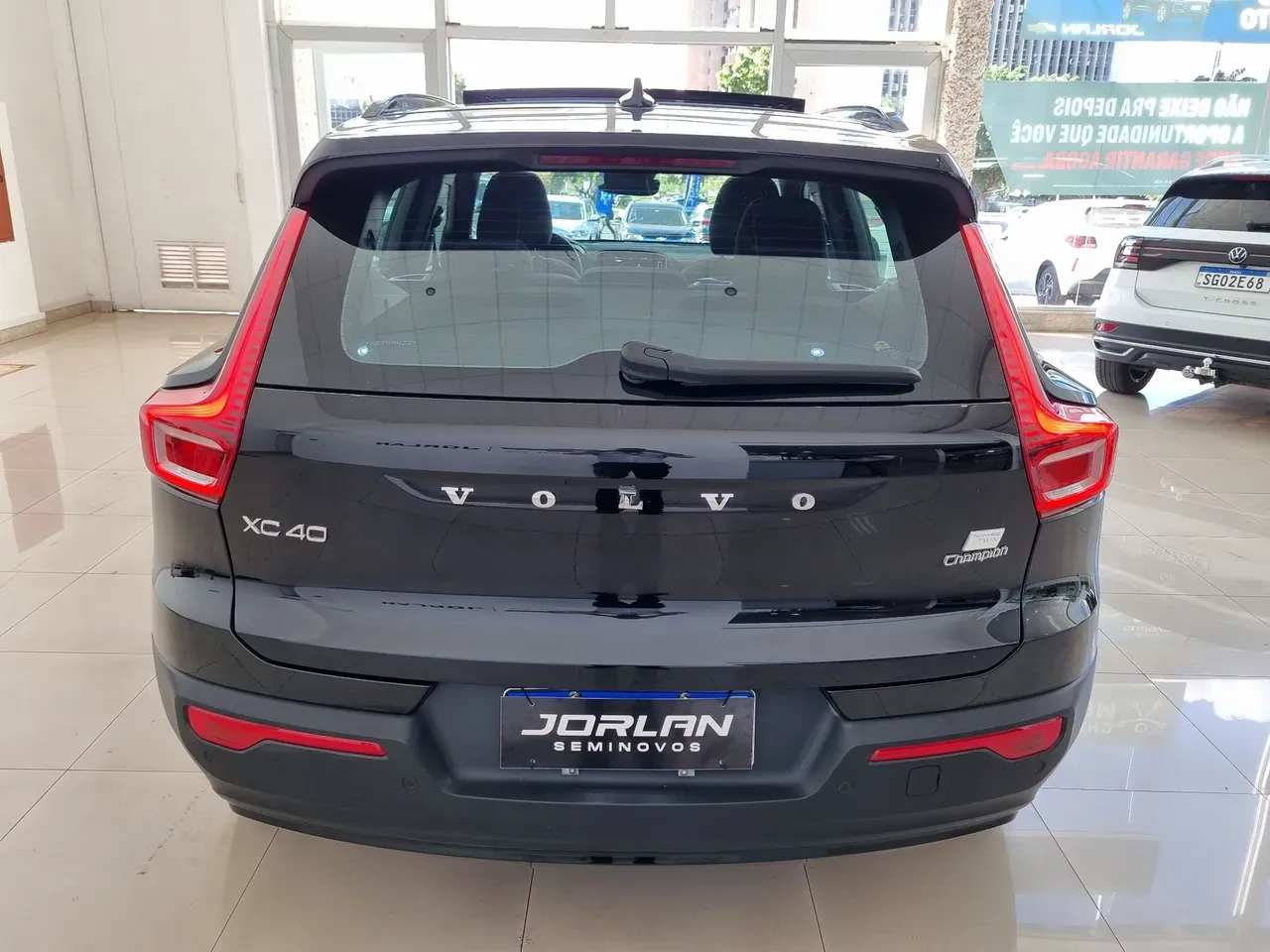 Volvo XC40 Recharge - Imagem 14