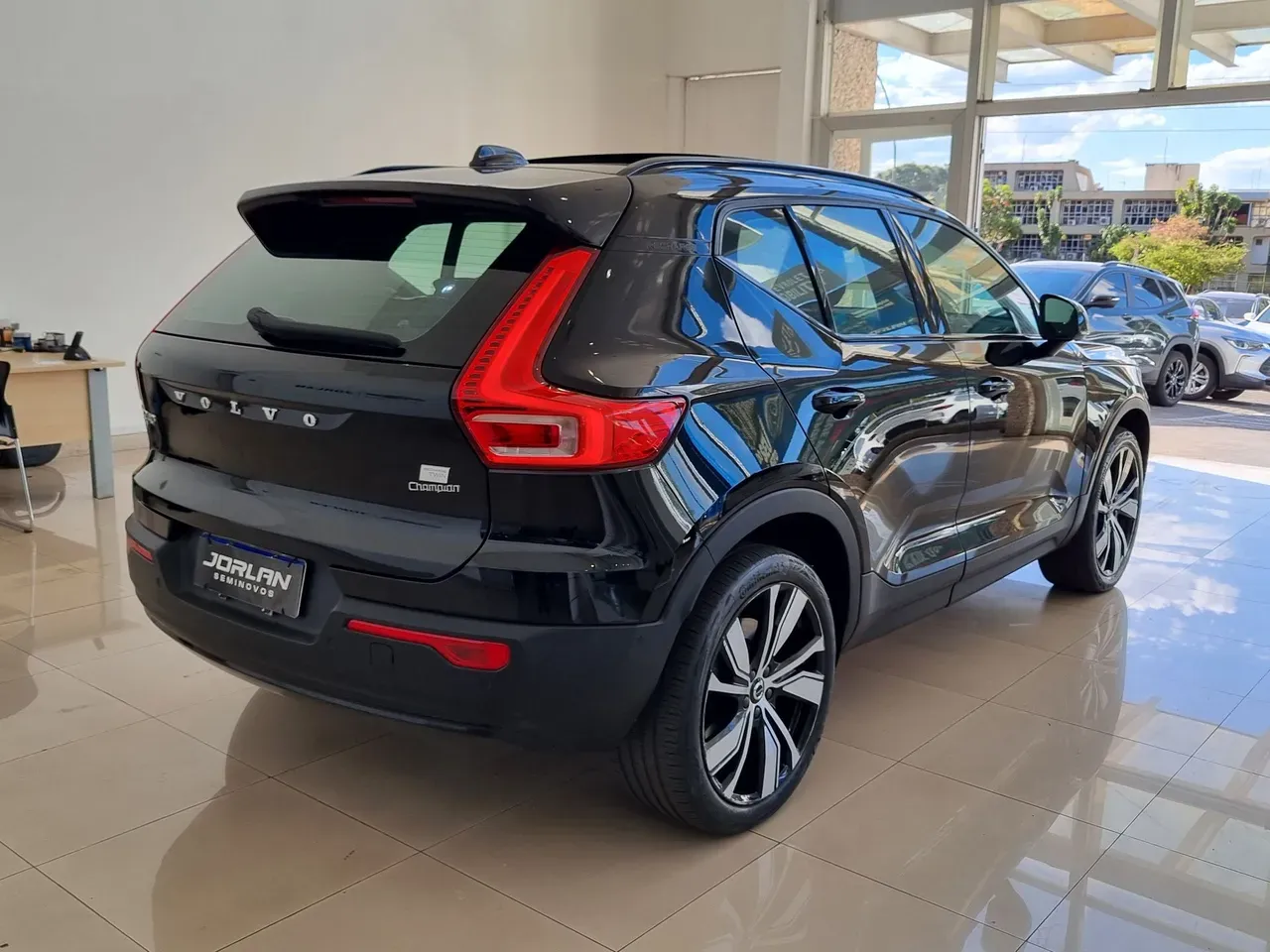 Volvo XC40 Recharge - Imagem 15