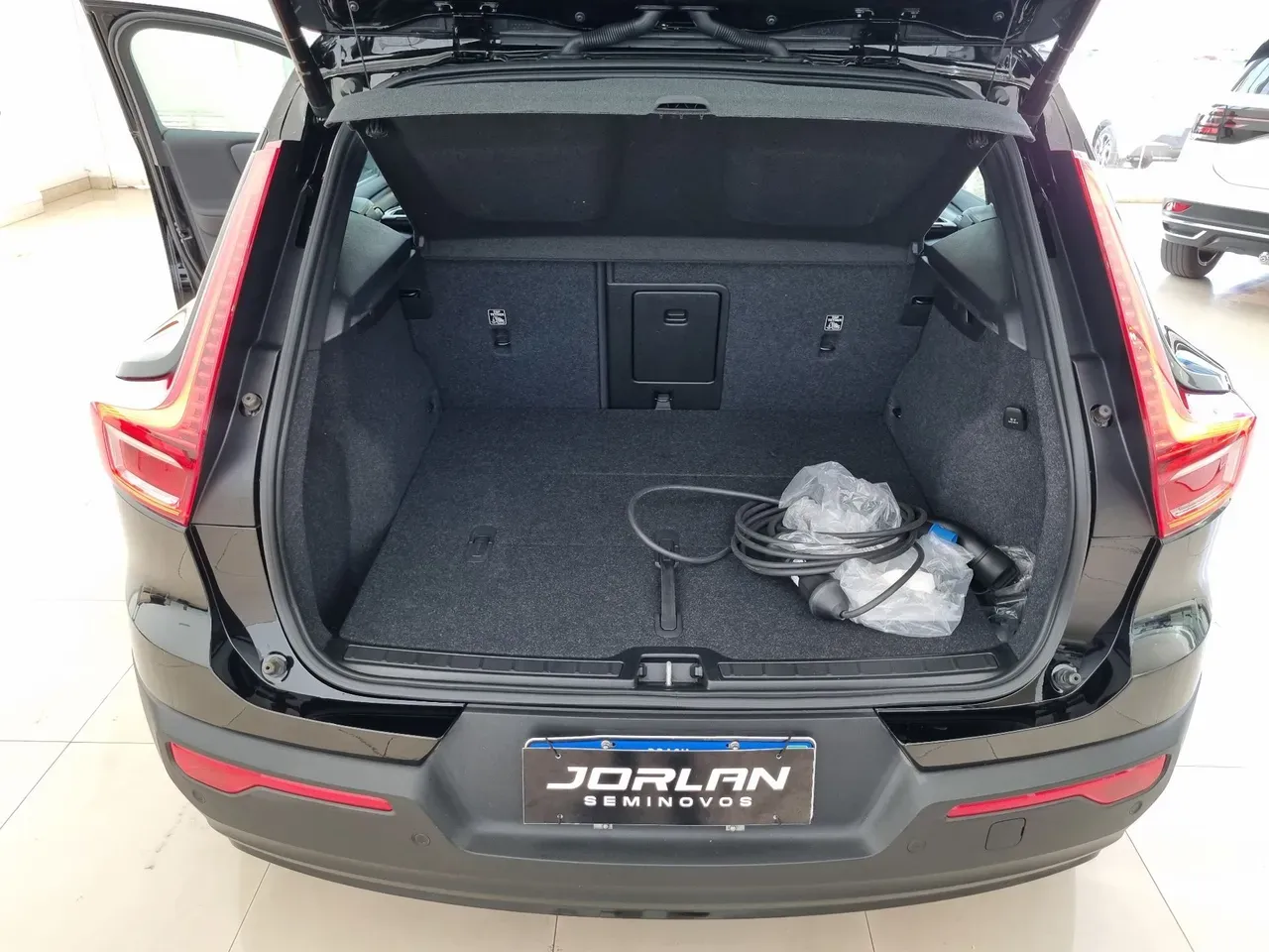 Volvo XC40 Recharge - Imagem 18