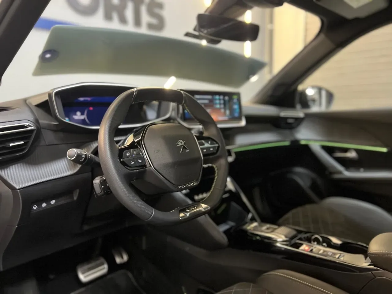 Peugeot E-208 - Imagem 9