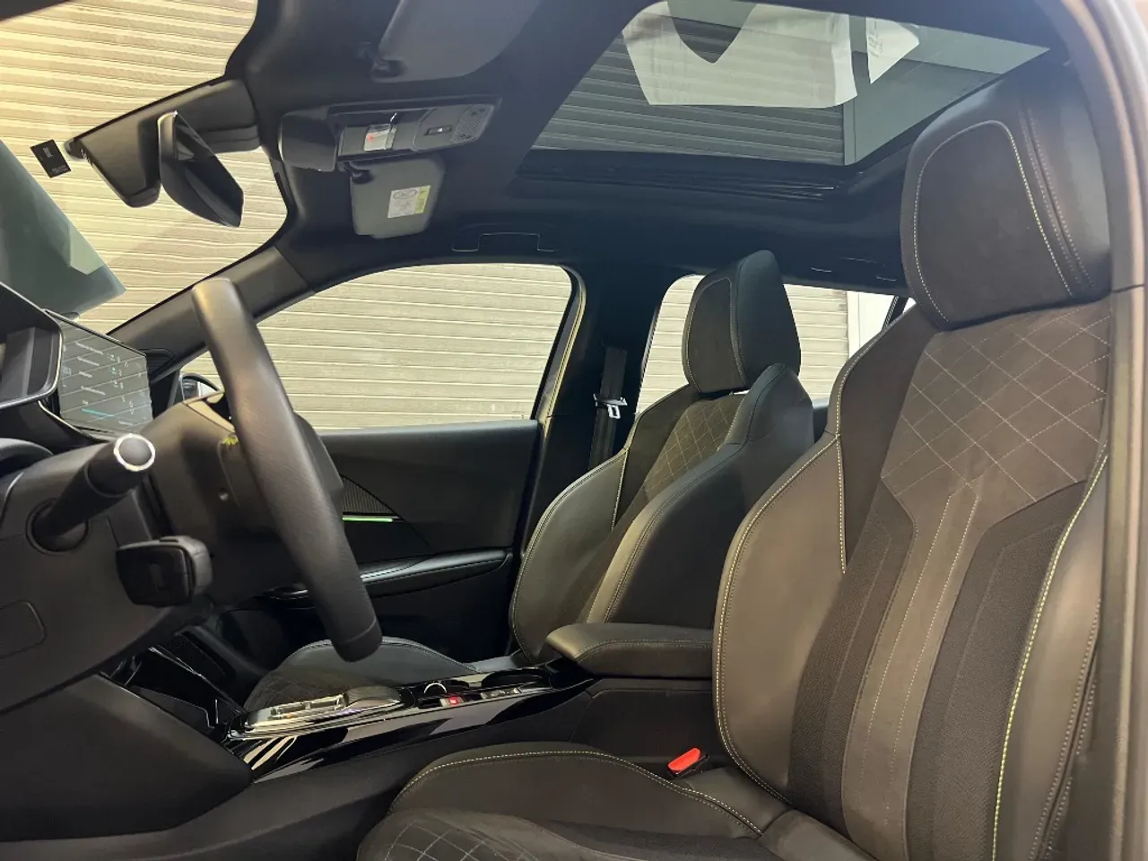 Peugeot E-208 - Imagem 10