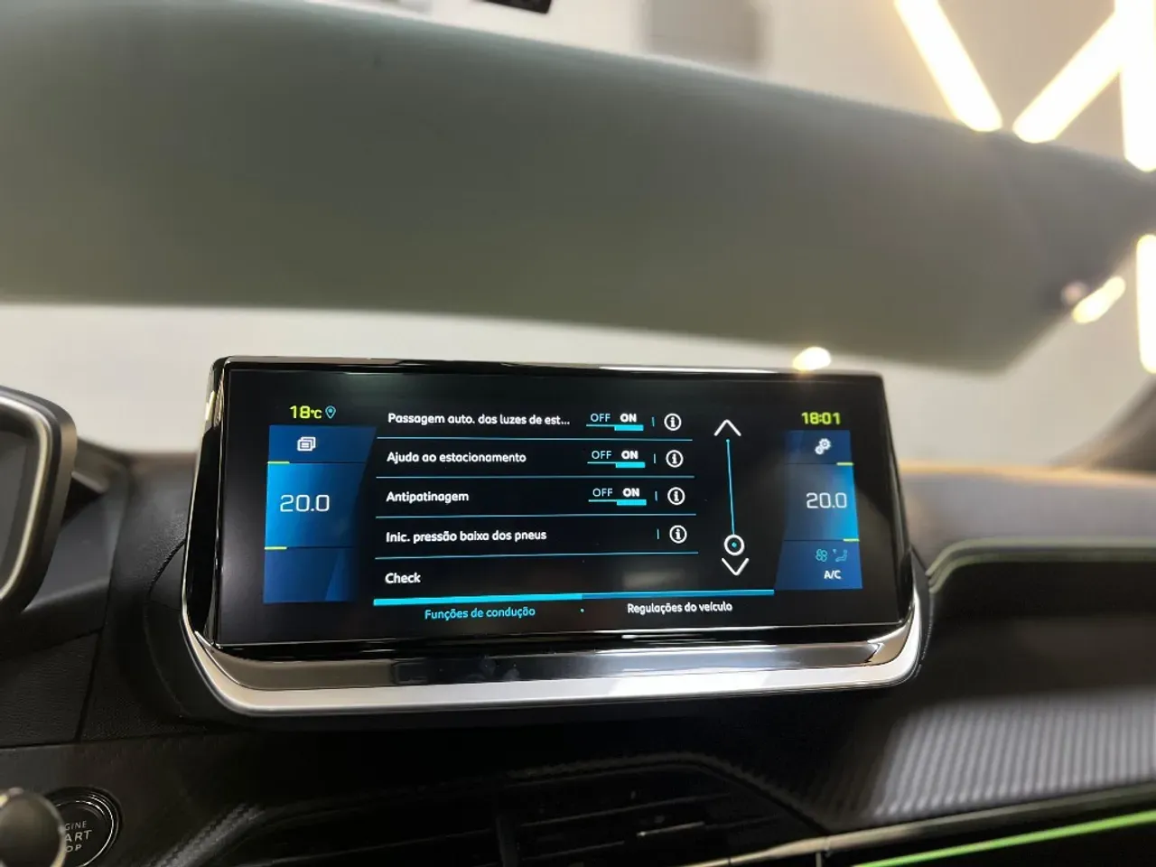 Peugeot E-208 - Imagem 14