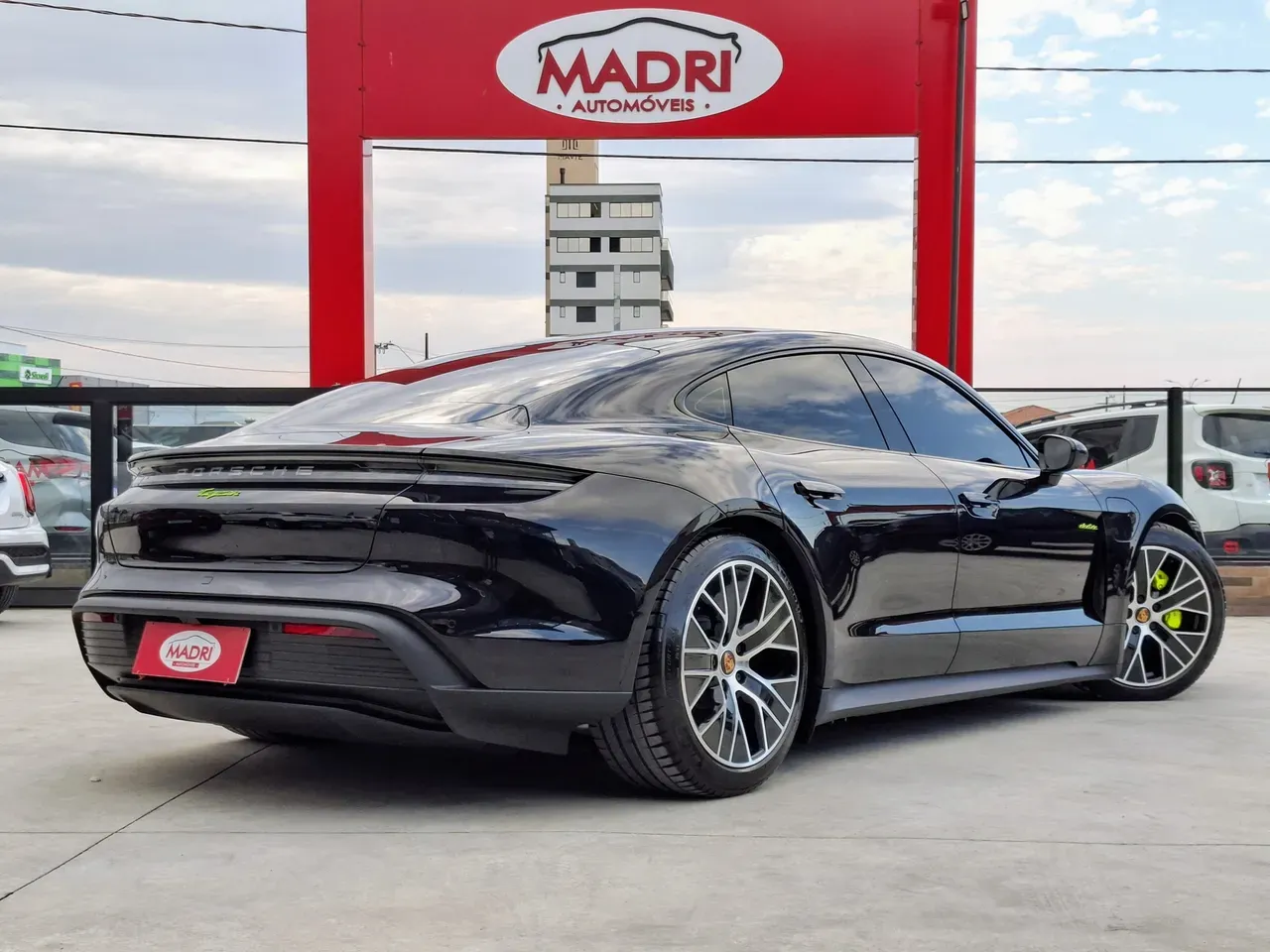 Porsche Taycan - Imagem 2