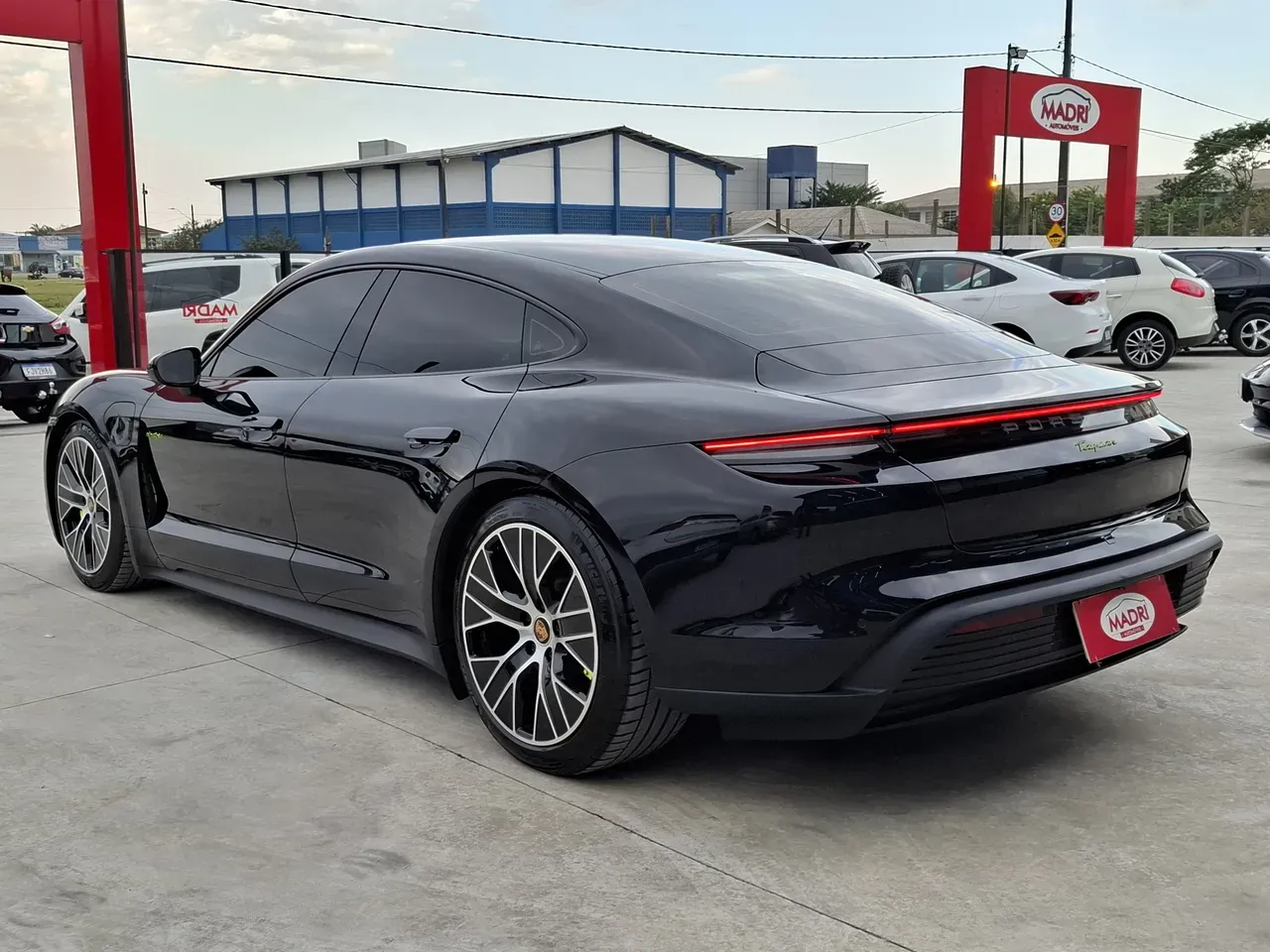 Porsche Taycan - Imagem 8