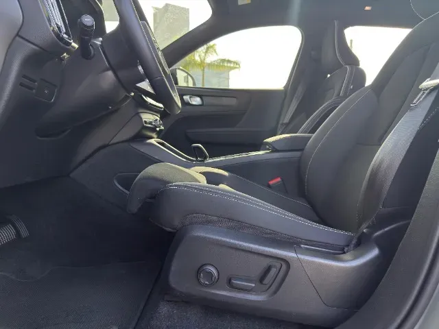 Volvo XC40 Recharge - Imagem 9