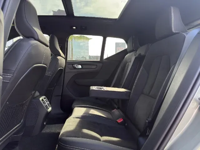 Volvo XC40 Recharge - Imagem 14