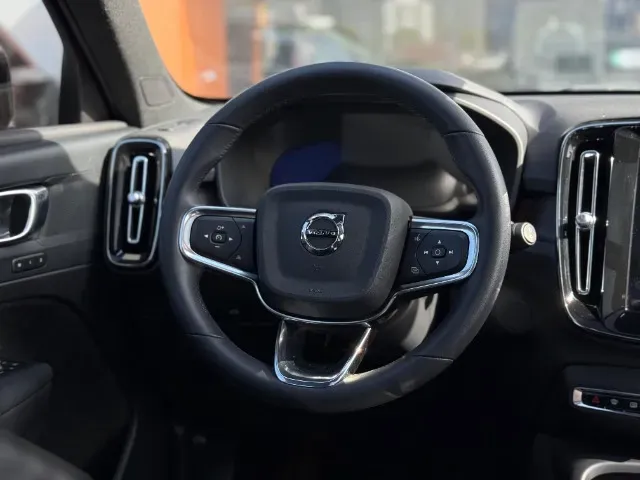 Volvo XC40 Recharge - Imagem 16