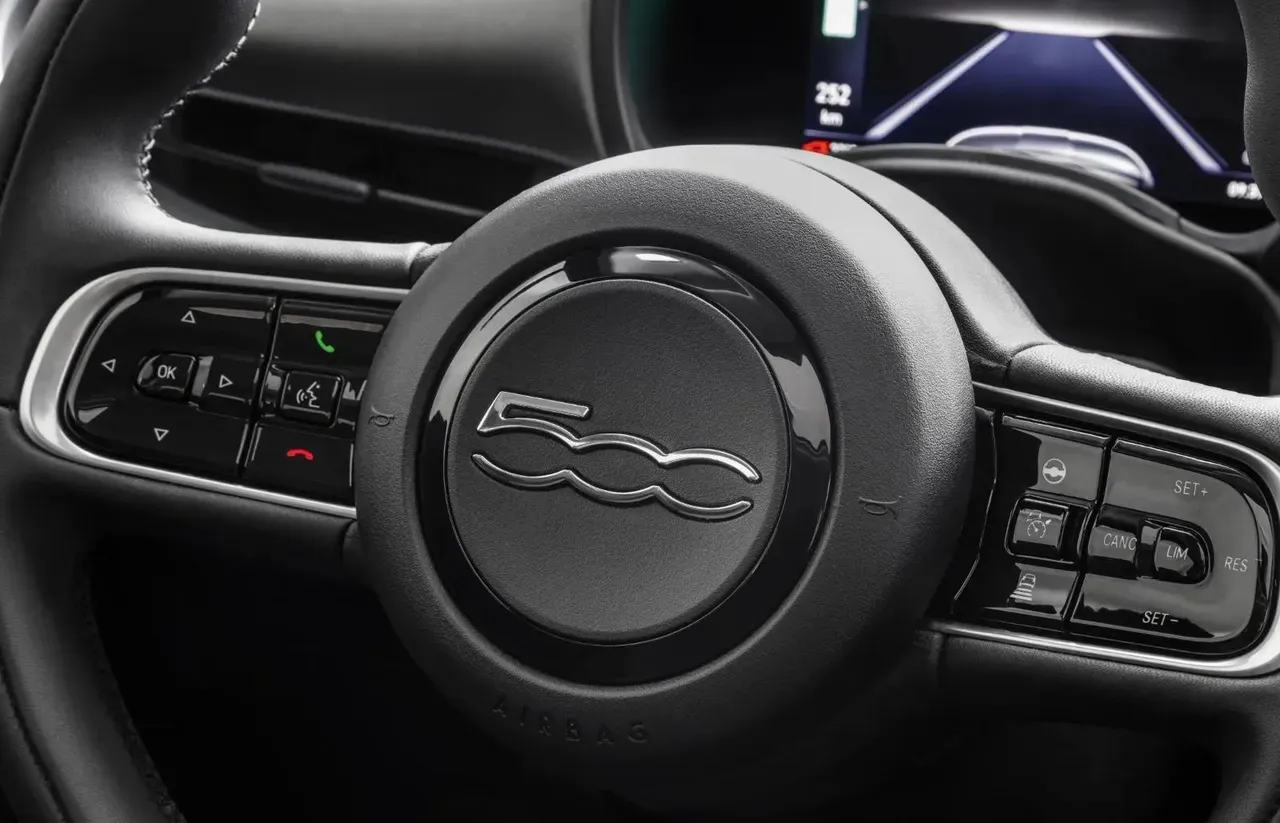 Fiat 500e - Imagem 9