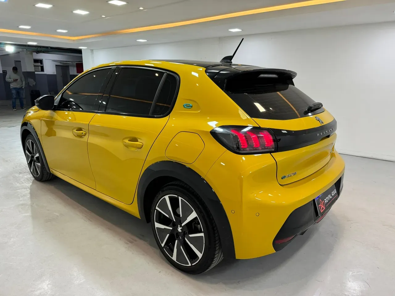 Peugeot E-208 - Imagem 4