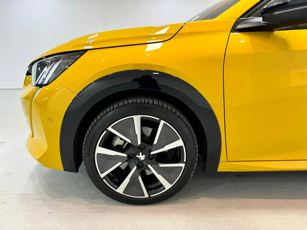 Peugeot E-208 - Imagem 7