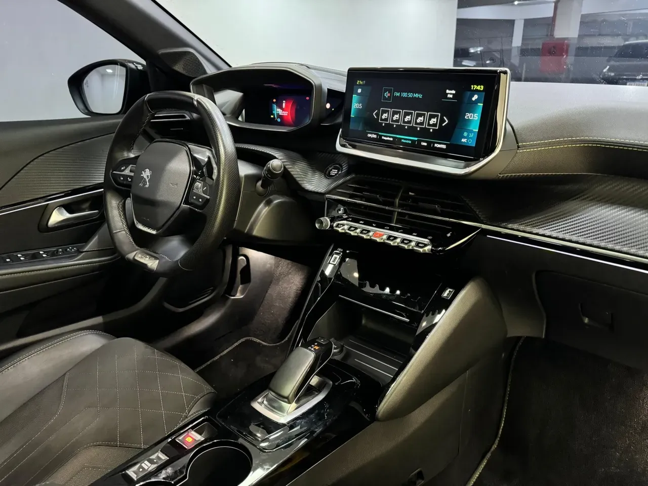 Peugeot E-208 - Imagem 12