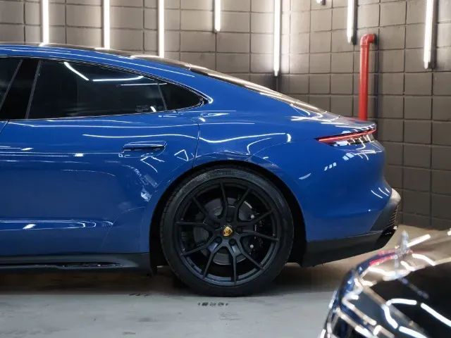 Porsche Taycan - Imagem 6