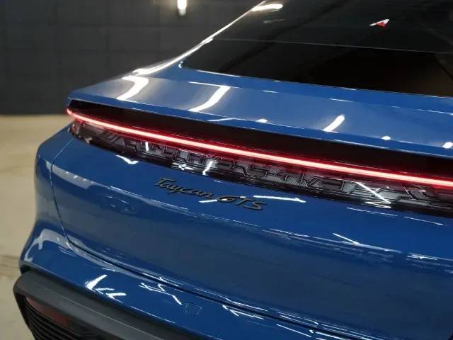 Porsche Taycan - Imagem 8