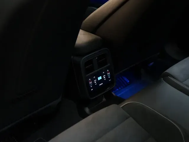 Porsche Taycan - Imagem 14