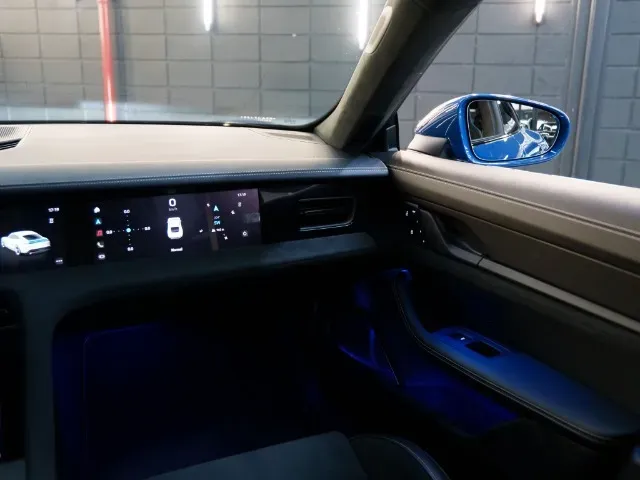 Porsche Taycan - Imagem 18