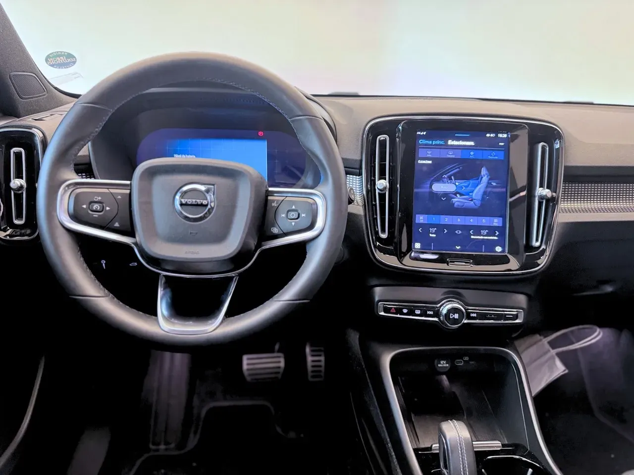 Volvo XC40 Recharge - Imagem 7