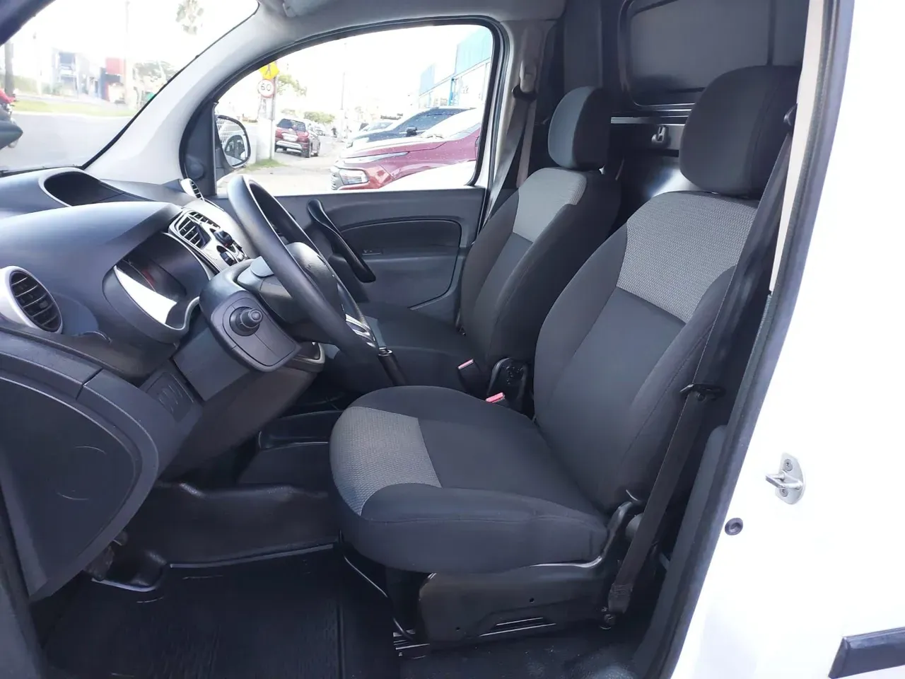 Renault Kangoo Z.e. - Imagem 7