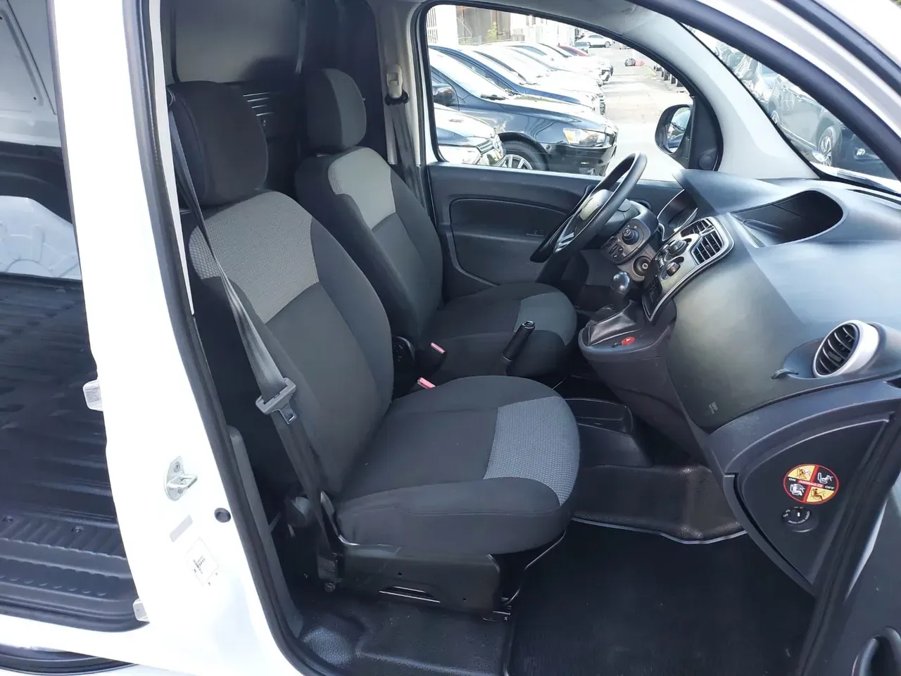 Renault Kangoo Z.e. - Imagem 8