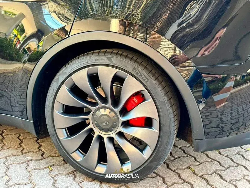 Tesla Model Y - Imagem 18