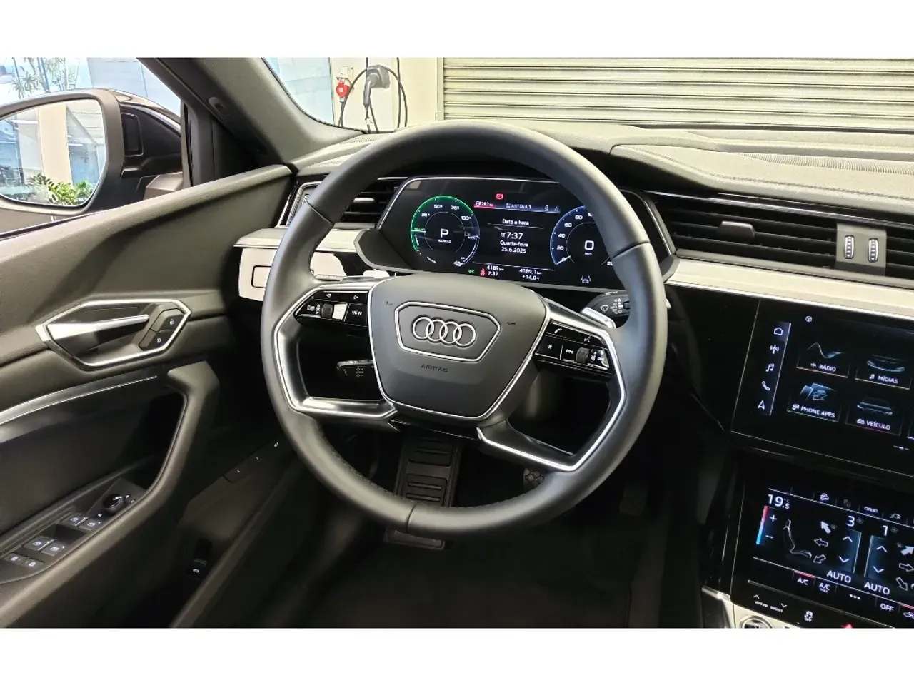 Audi E-tron Sportback - Imagem 12