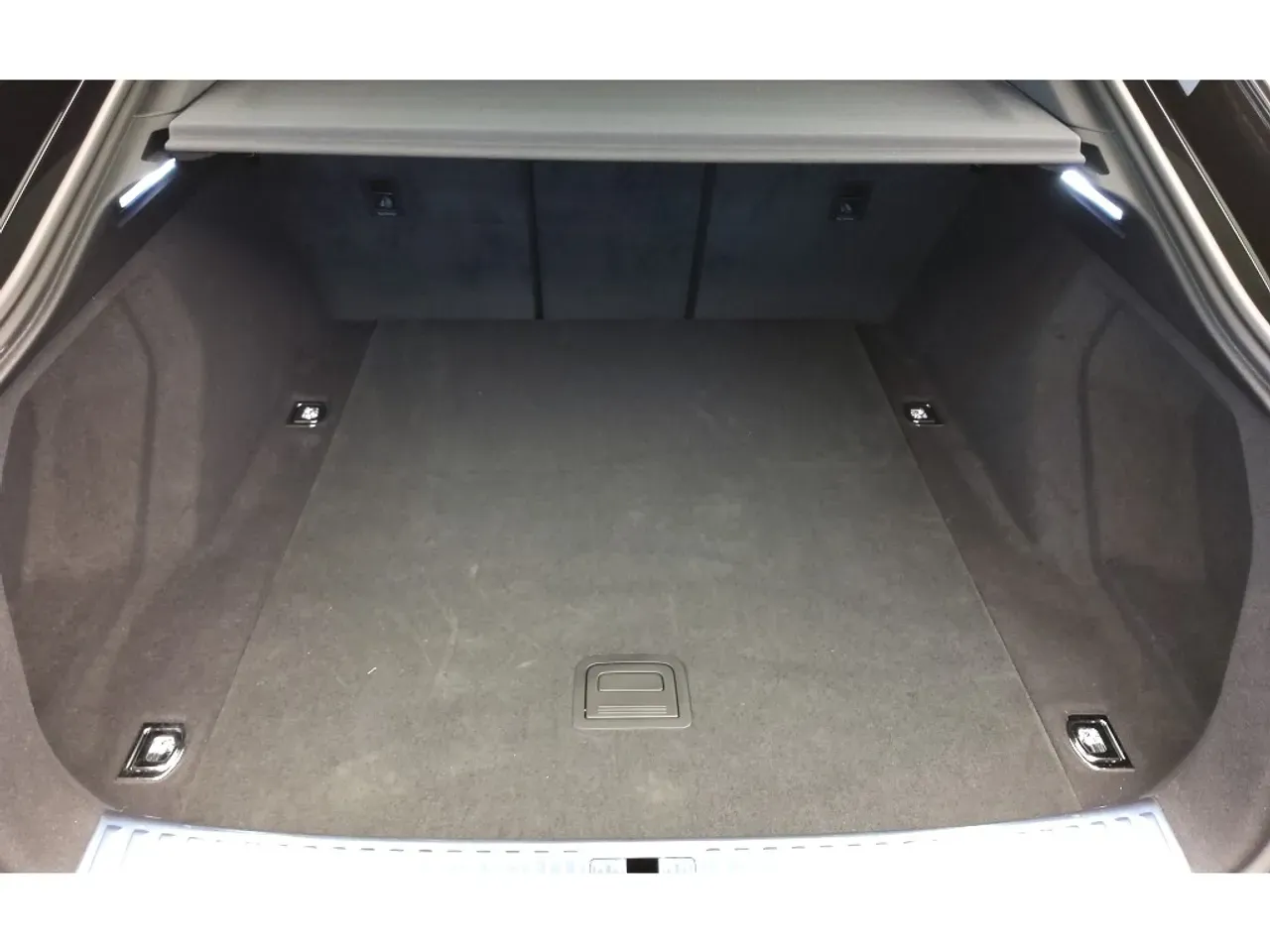 Audi E-tron Sportback - Imagem 18