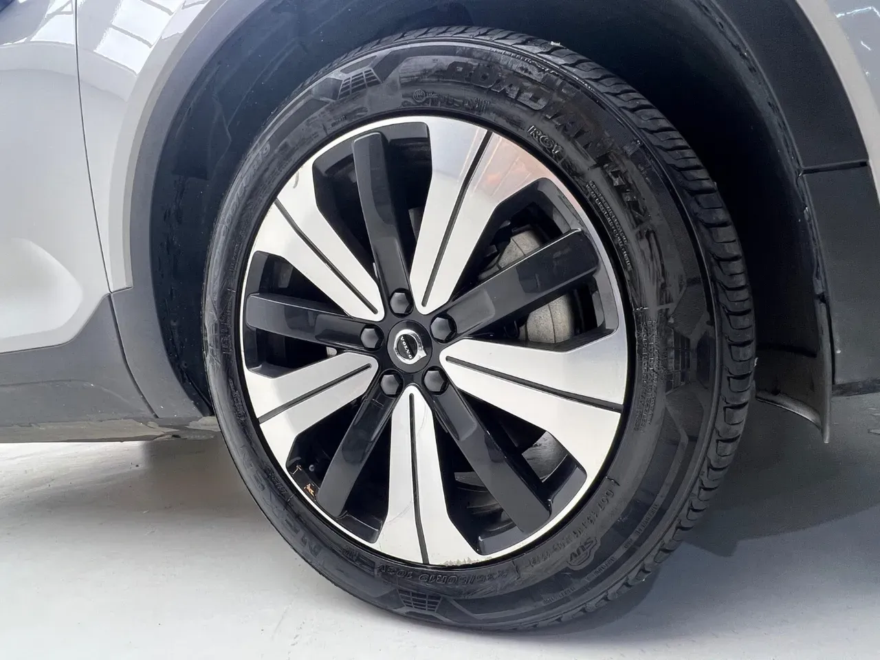 Volvo XC40 Recharge - Imagem 7