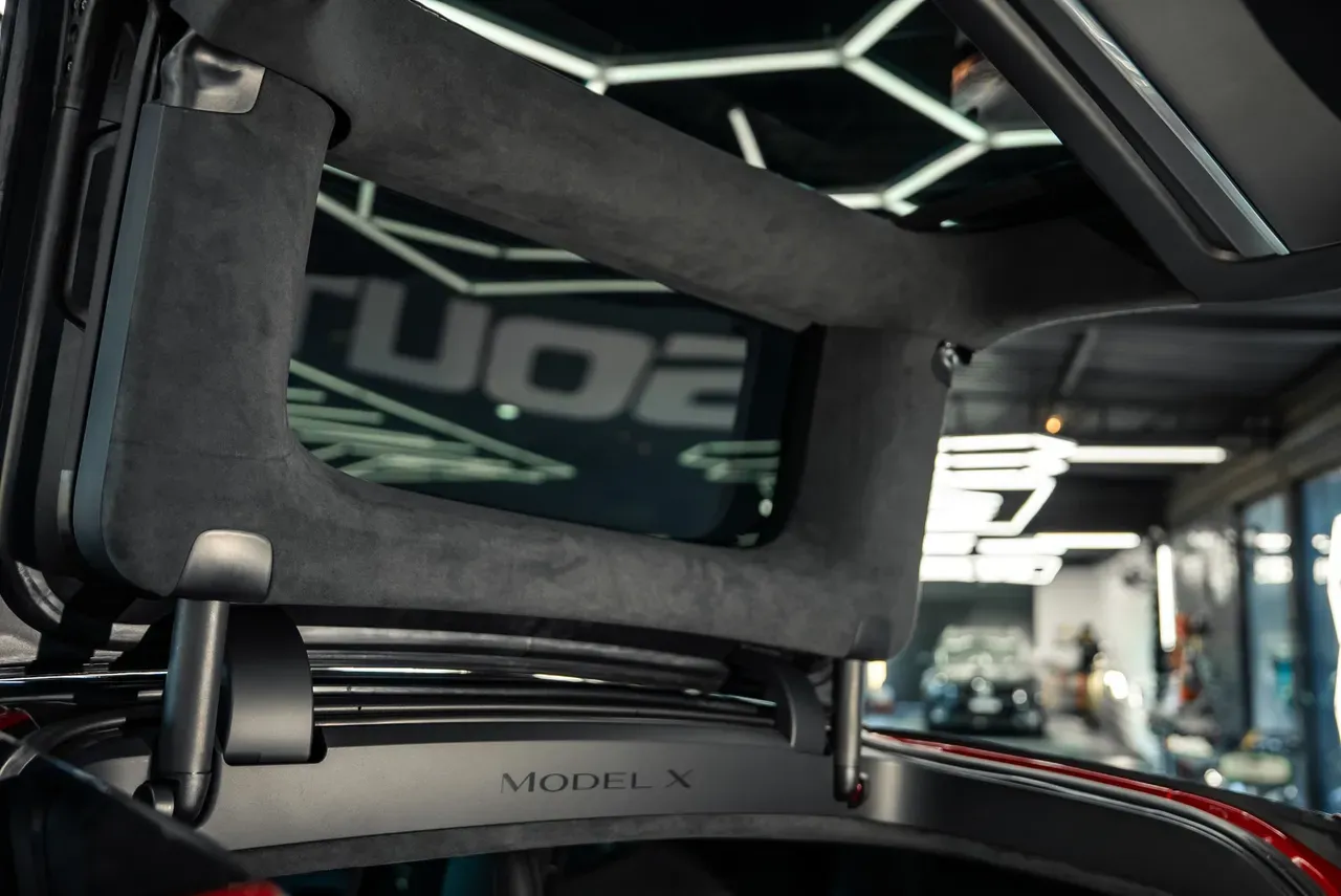Tesla Model X - Imagem 19