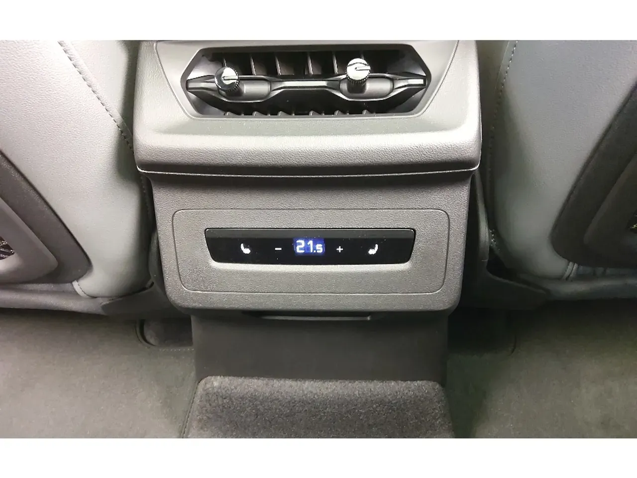 Audi Q6 E-tron - Imagem 18