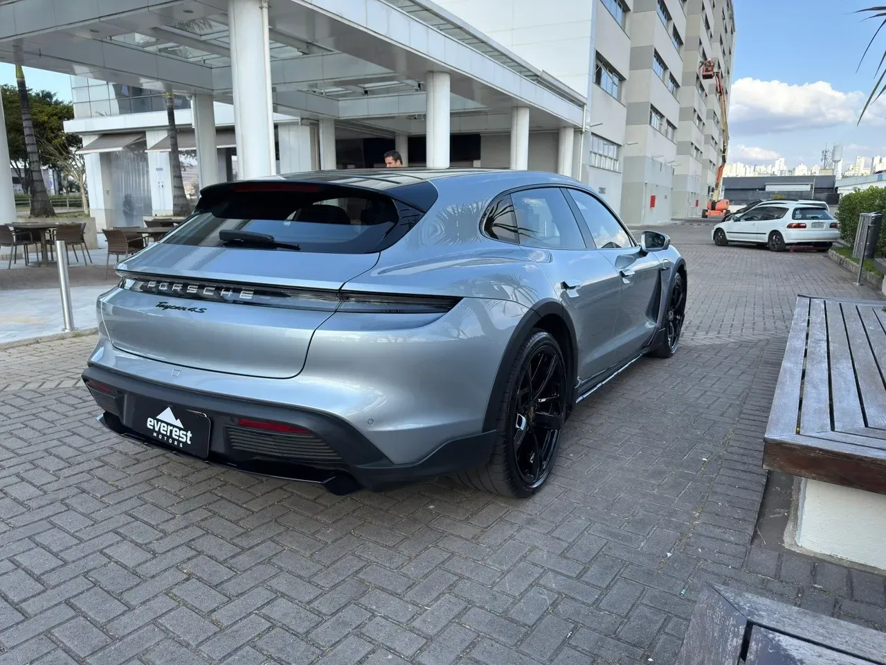 Porsche Taycan - Imagem 4