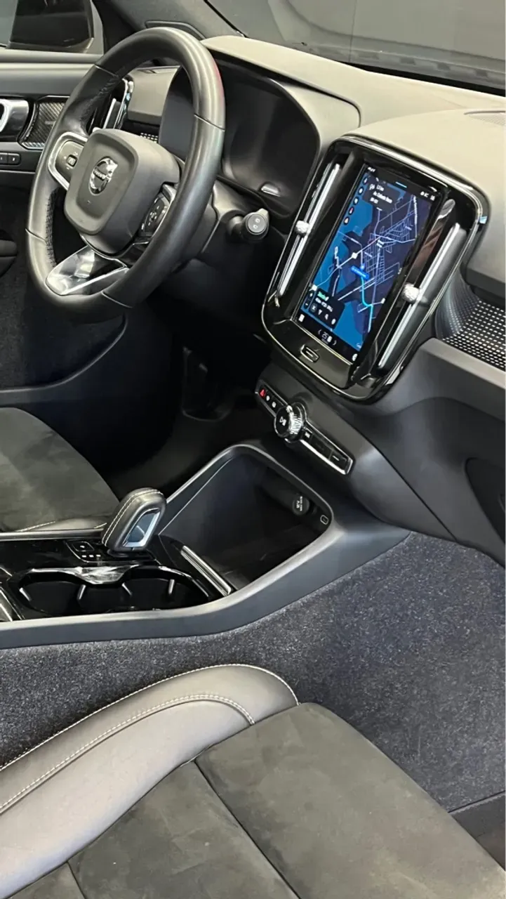 Volvo XC40 Recharge - Imagem 9