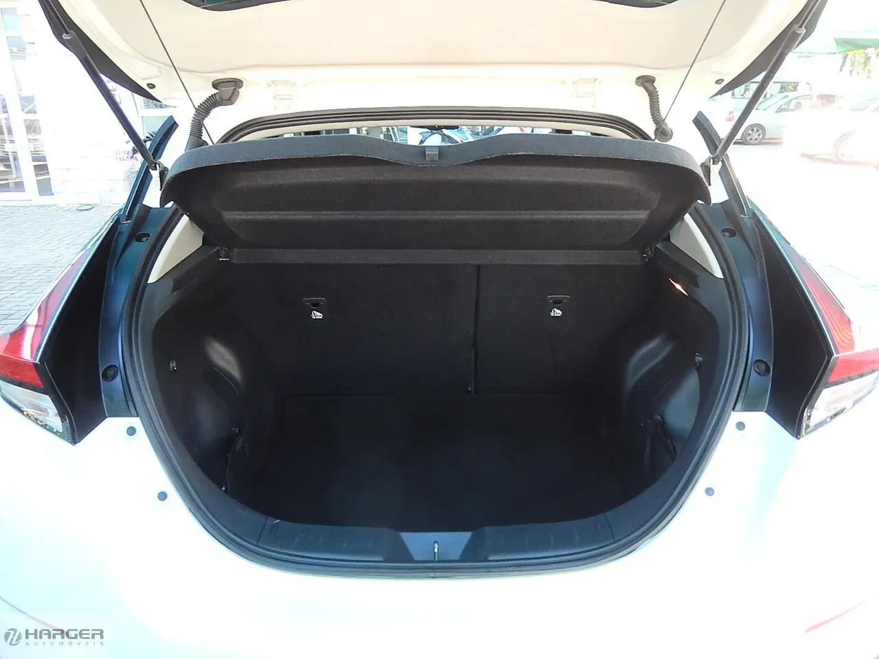 Nissan Leaf - Imagem 17