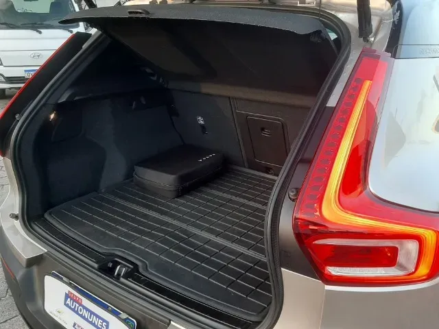 Volvo XC40 Recharge - Imagem 8
