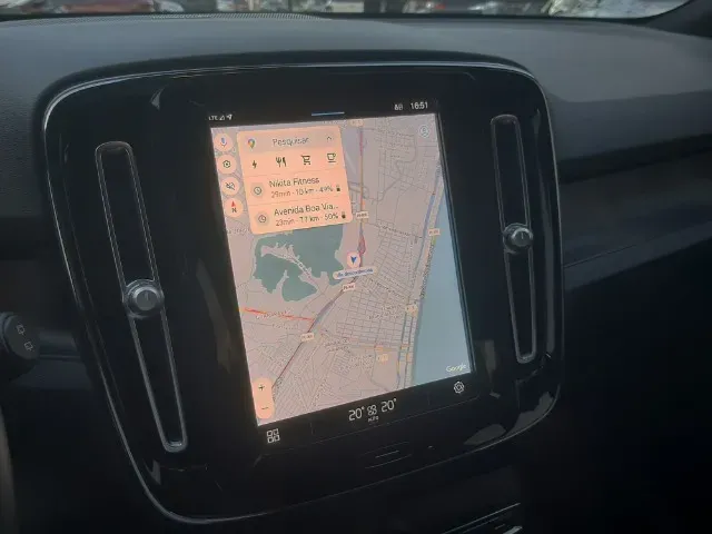 Volvo XC40 Recharge - Imagem 12