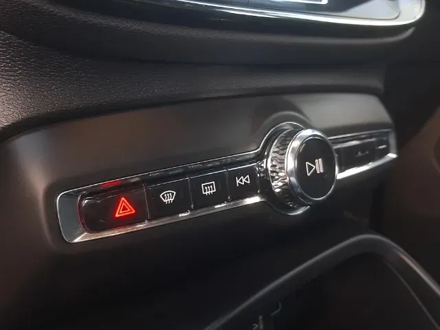 Volvo XC40 Recharge - Imagem 13