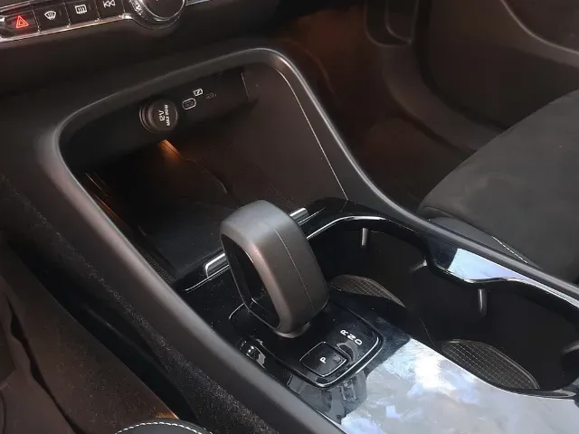 Volvo XC40 Recharge - Imagem 14