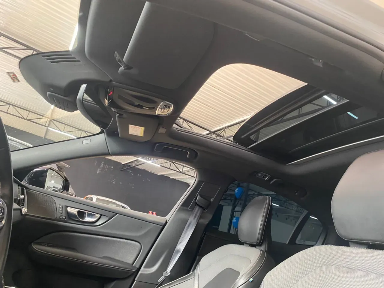 Volvo S60 Recharge Plug-in Hybrid - Imagem 7